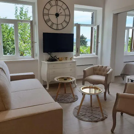 דירה Alex - Sea View