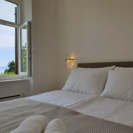 Alex - Sea View דירה