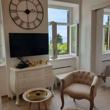 Alex - Sea View * אופטיה