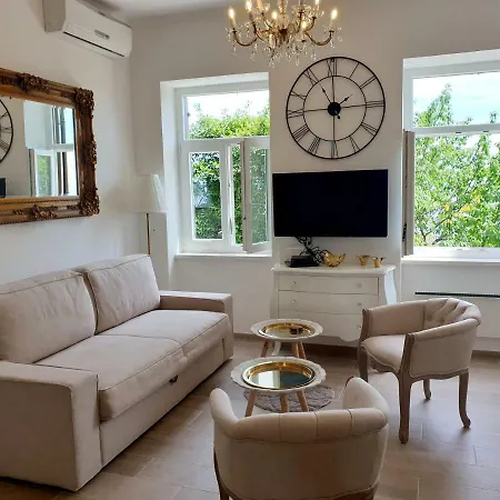 Alex - Sea View דירה